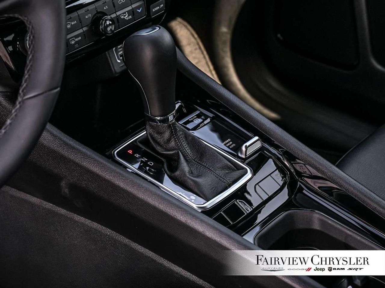 2026 Jeep Compass Limited 4x4 ALTITUDE PKG   BLIND SPOT   LEATHER   CARPLAY   ADAPTIVE CRUISE   BACK UP CAMERA Photo