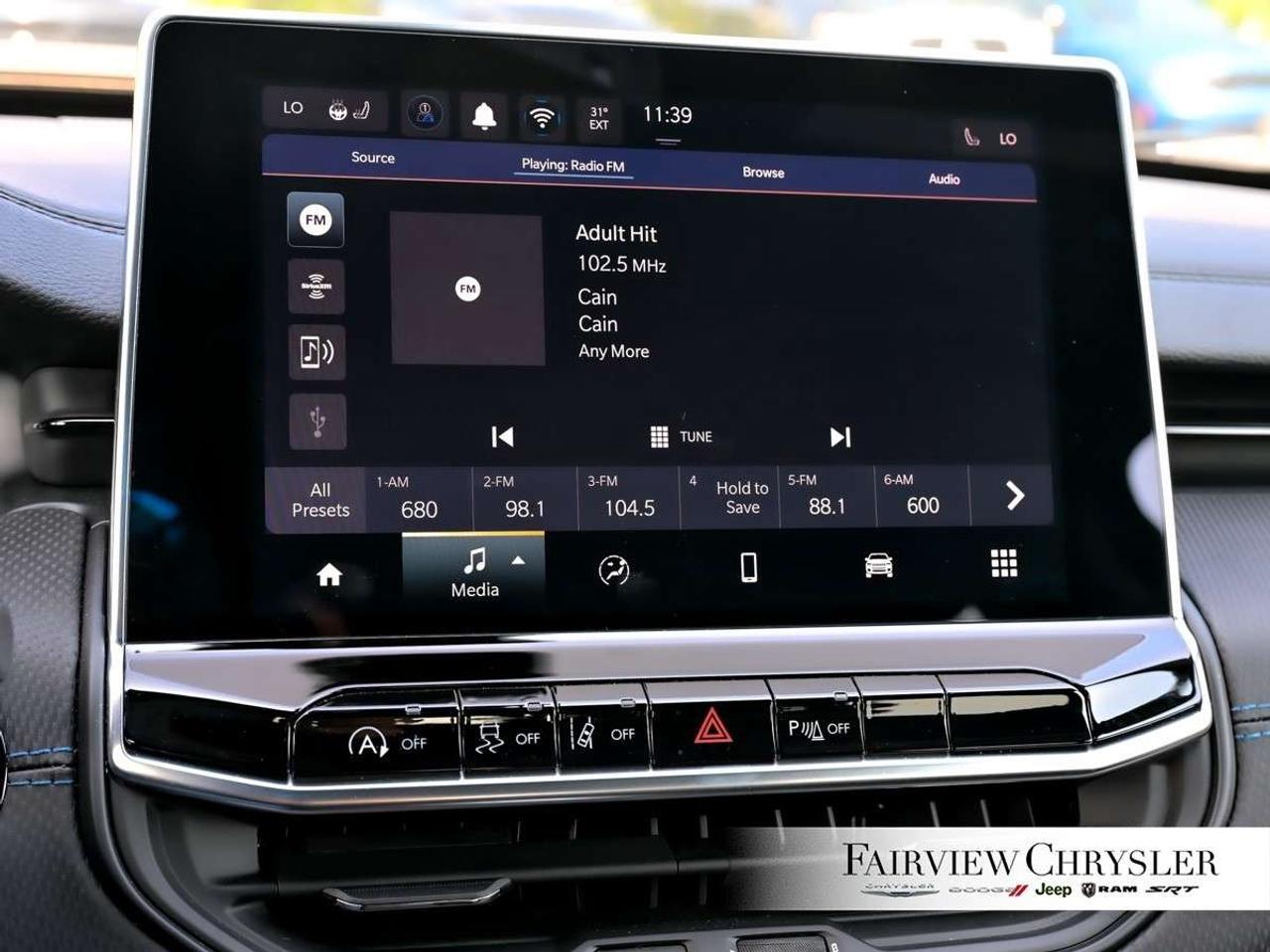 2026 Jeep Compass Limited 4x4 ALTITUDE PKG   BLIND SPOT   LEATHER   CARPLAY   ADAPTIVE CRUISE   BACK UP CAMERA Photo