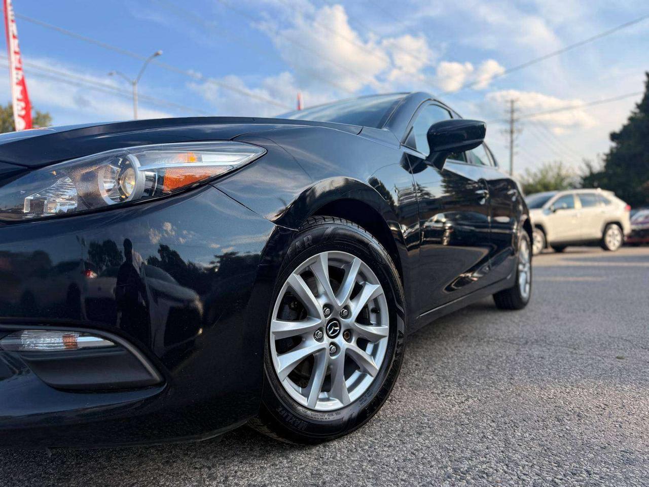 2018 Mazda 3 GS Photo