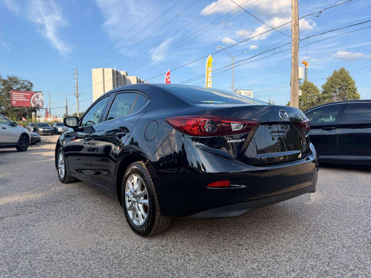 2018 Mazda 3 GS Photo4