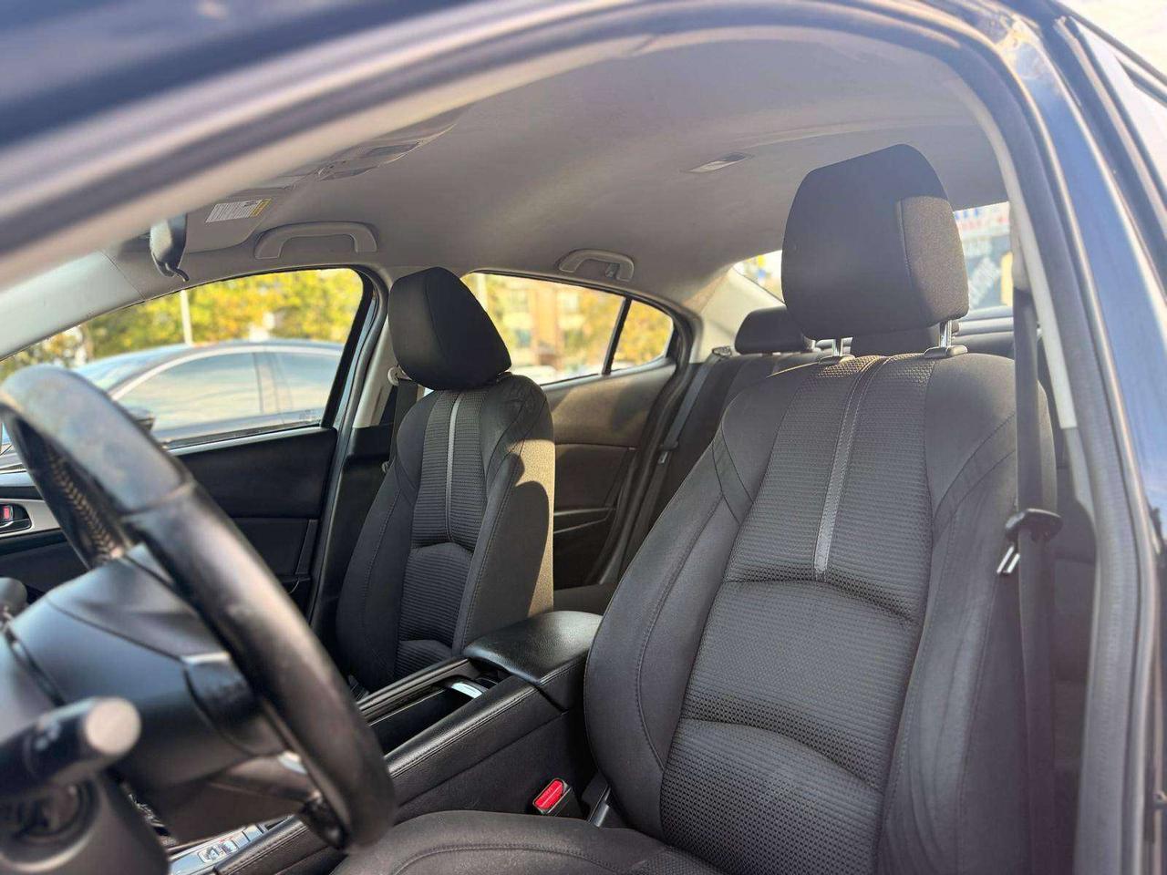 2018 Mazda 3 GS Photo