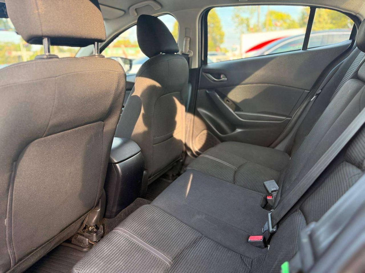 2018 Mazda 3 GS Photo