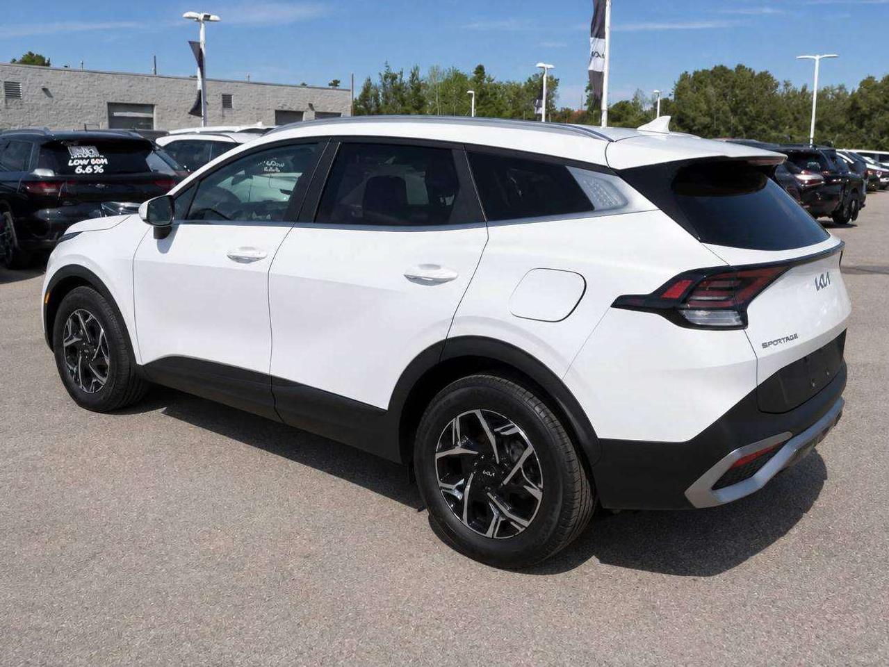 2023 Kia Sportage LX Photo