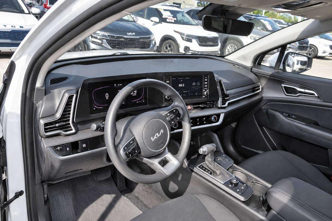 2023 Kia Sportage LX Photo
