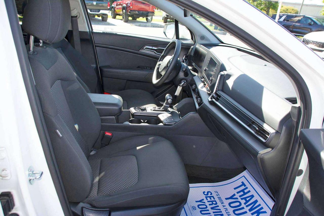 2023 Kia Sportage LX Photo
