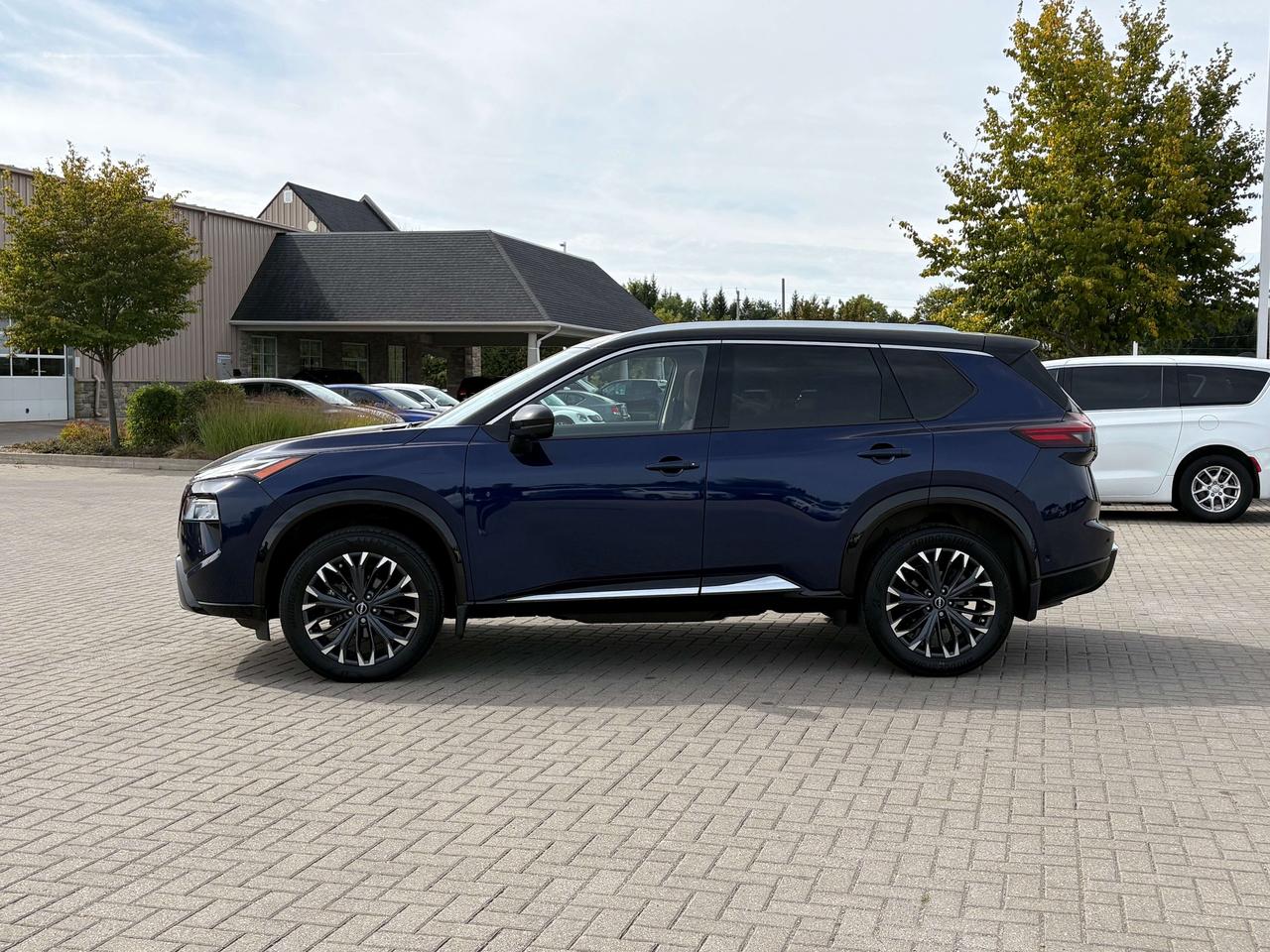 2024 Nissan Rogue Platinum AWD   Nav.   Pano Roof   Heated Seats Photo