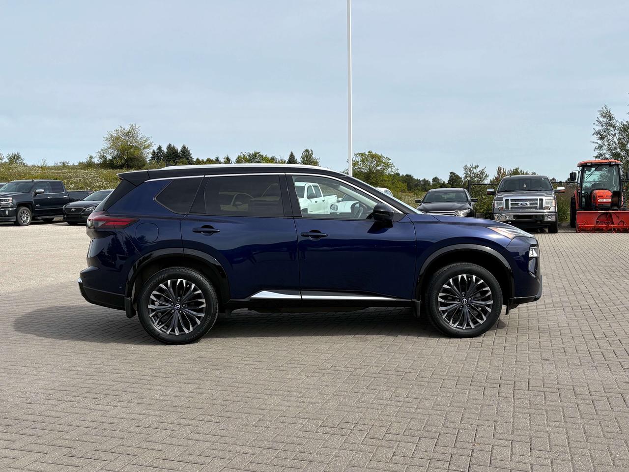 2024 Nissan Rogue Platinum AWD   Nav.   Pano Roof   Heated Seats Photo