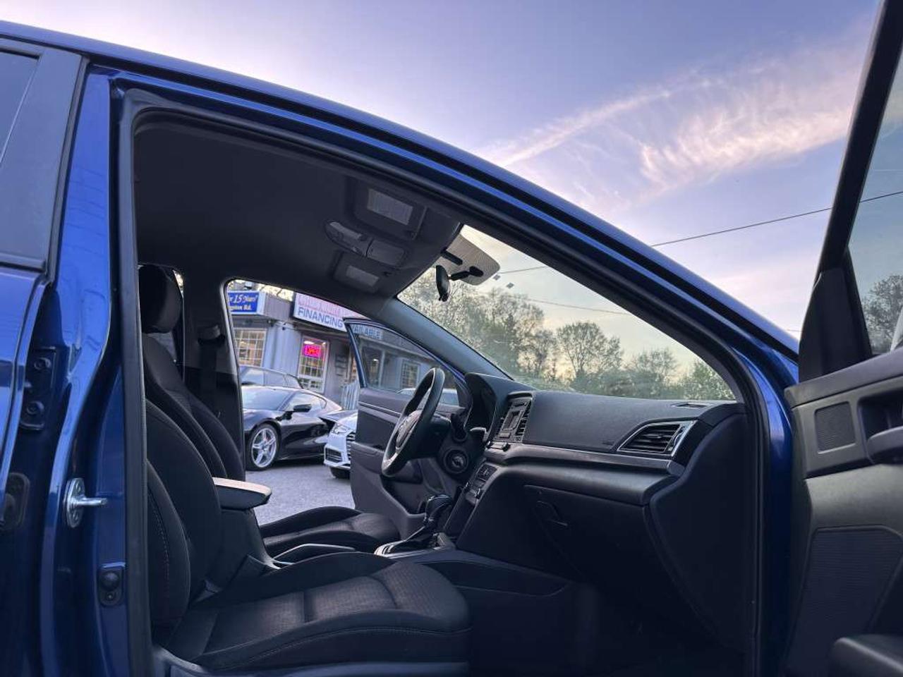 2018 Hyundai Elantra SE Photo