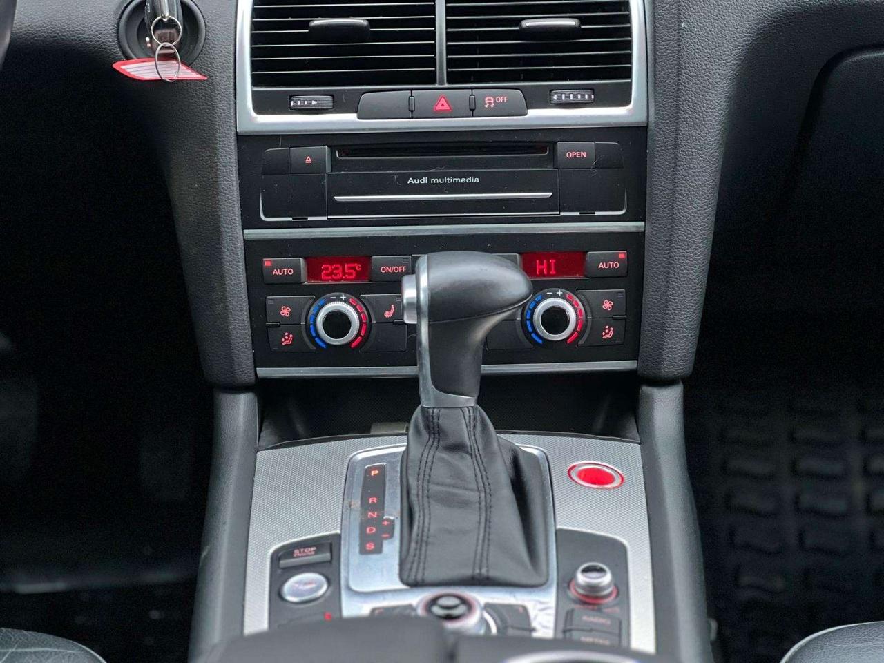 2015 Audi Q7 TDI   Progressiv   2 Set of Wheels Photo