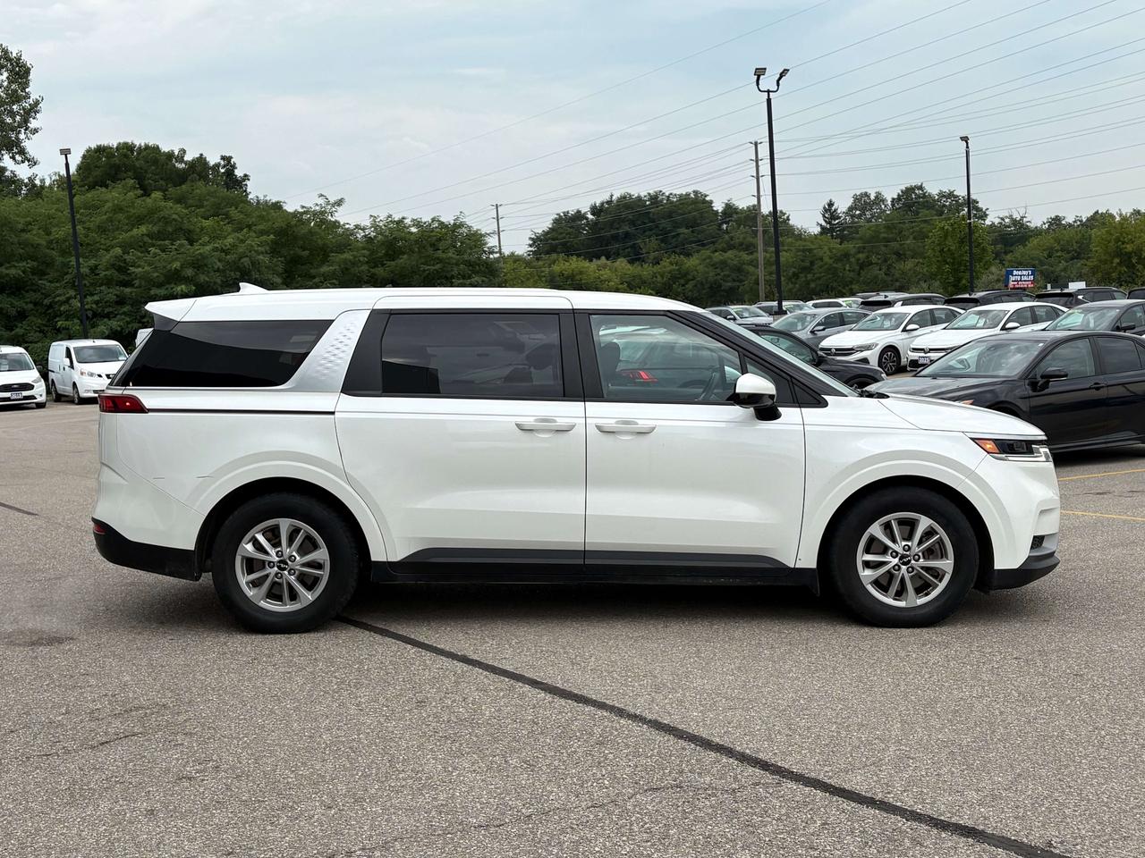 2022 Kia Carnival LX FWD Photo