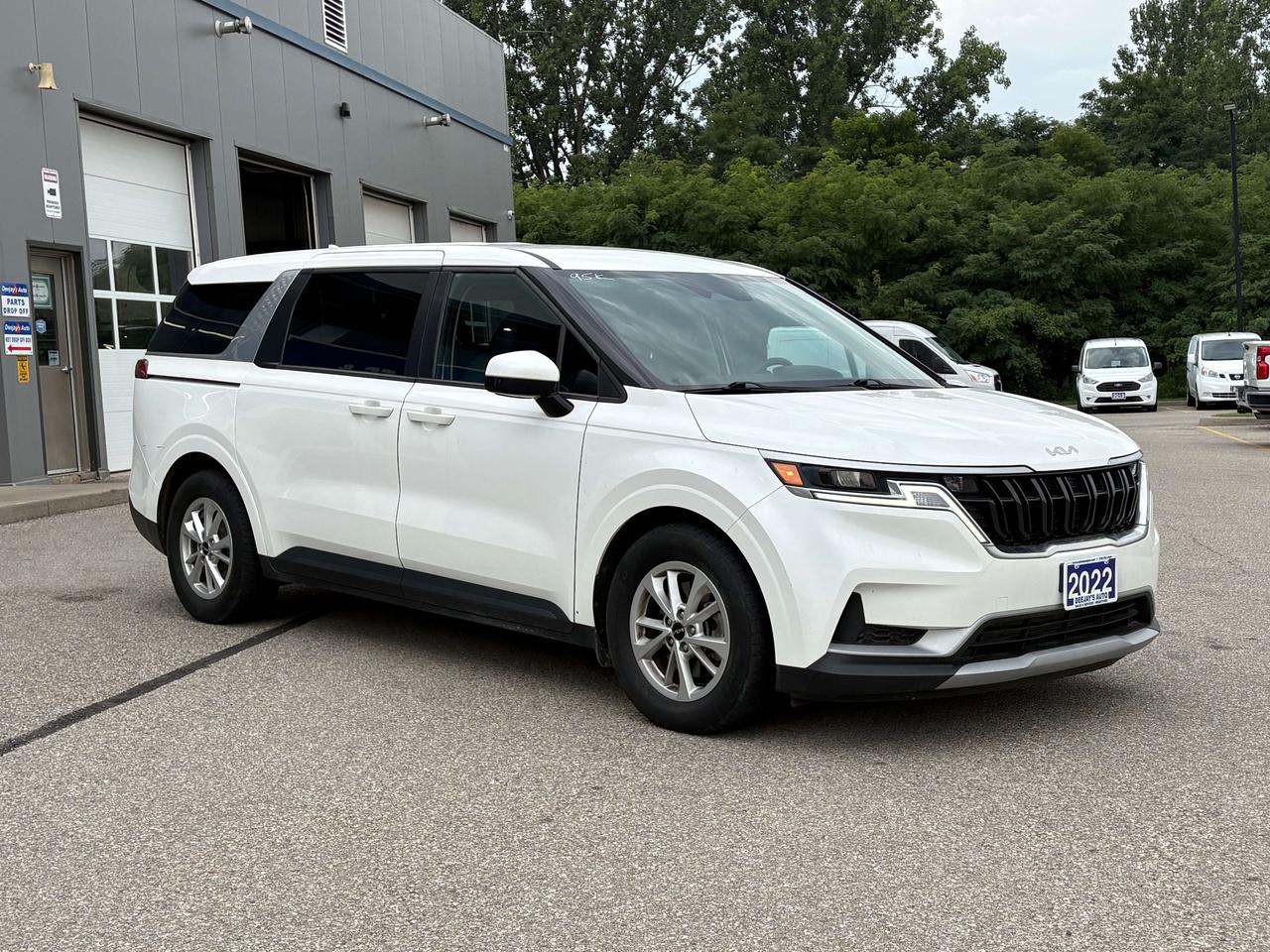 2022 Kia Carnival LX FWD Photo