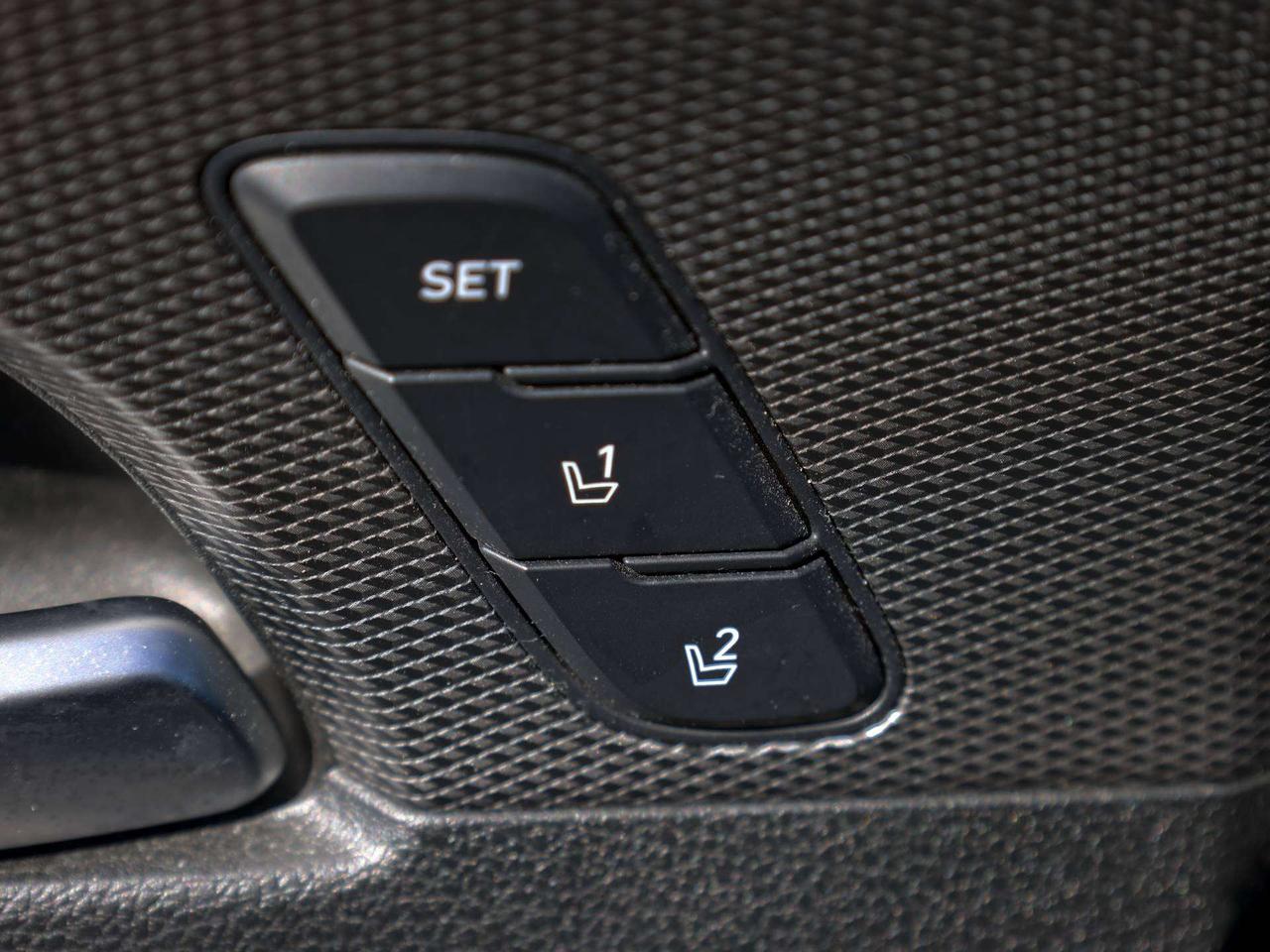 2020 Hyundai Santa Fe Luxury   Pano Roof   Pwr Liftgate   Cooled Seat Photo