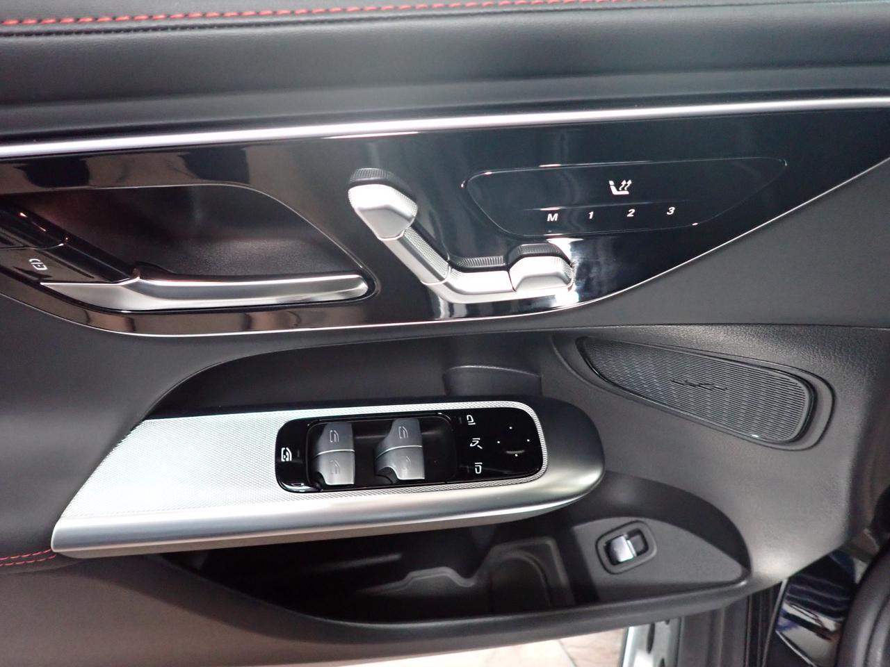 2025 Mercedes-Benz GLC AMG  43 *HYBRID* LEATHER NAVI SUNROOF Photo