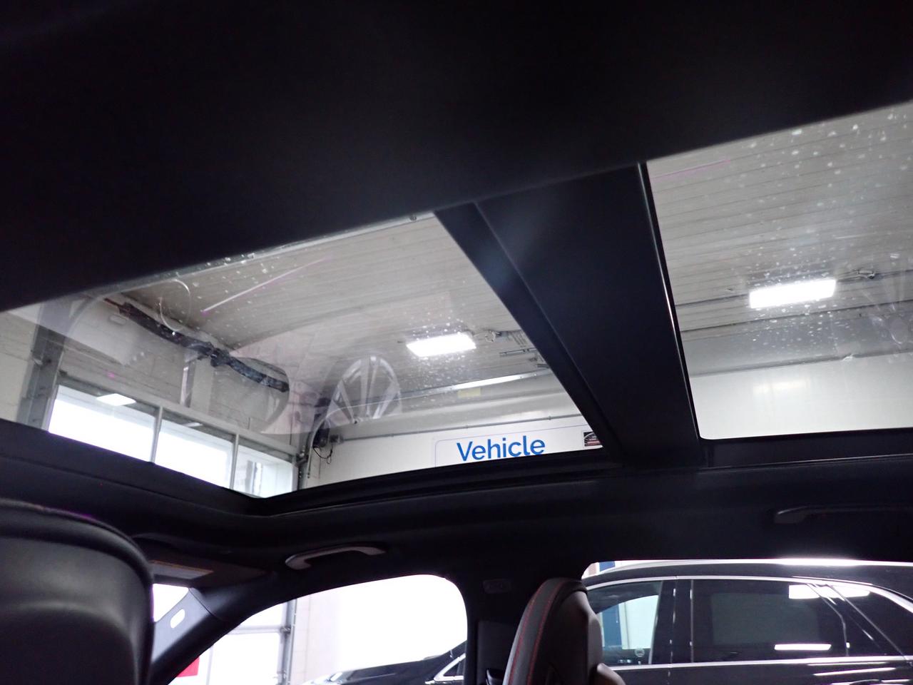 2025 Mercedes-Benz GLC AMG  43 *HYBRID* LEATHER NAVI SUNROOF Photo
