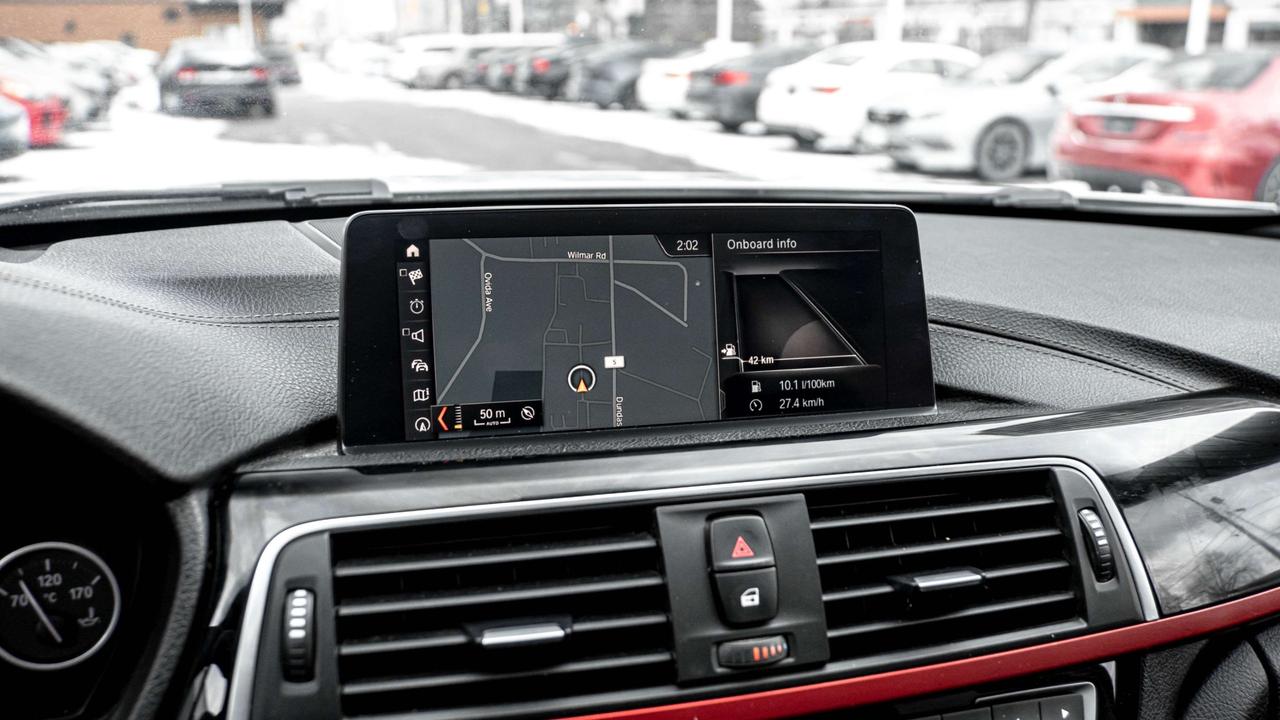 2018 BMW 3 Series 330i xDrive Sedan Photo