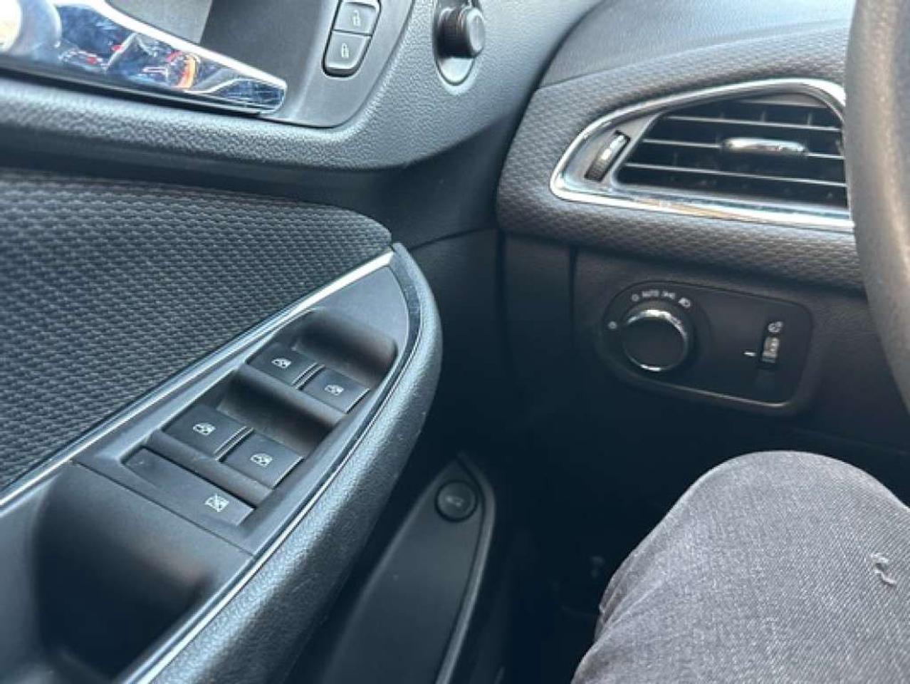 2016 Chevrolet Cruze 4dr Sdn LS w/2LS Photo