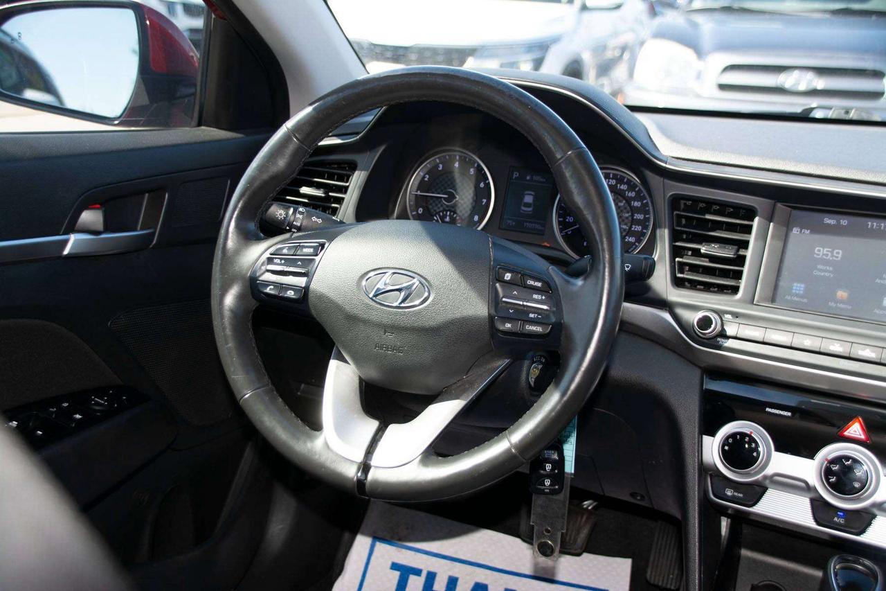 2019 Hyundai Elantra Preferred Photo