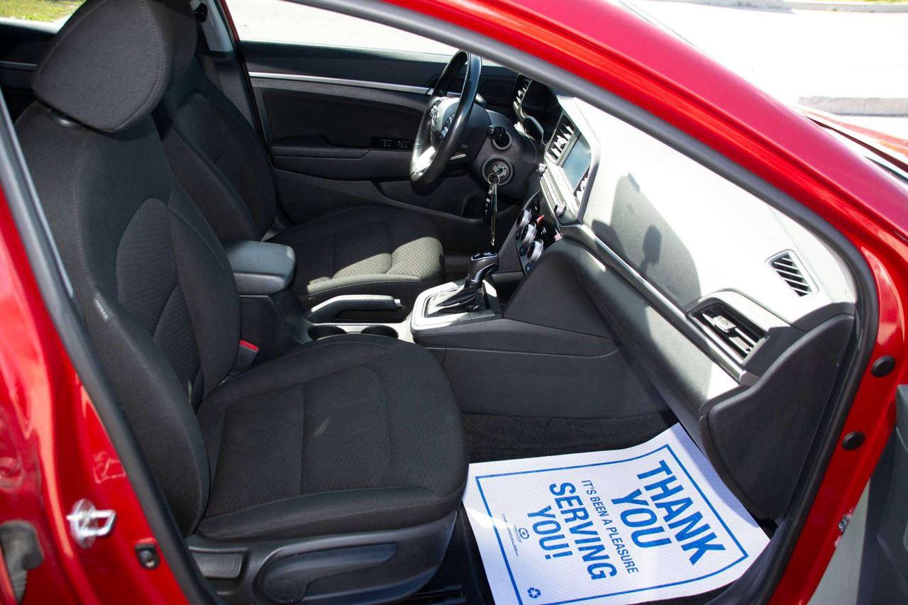 2019 Hyundai Elantra Preferred Photo
