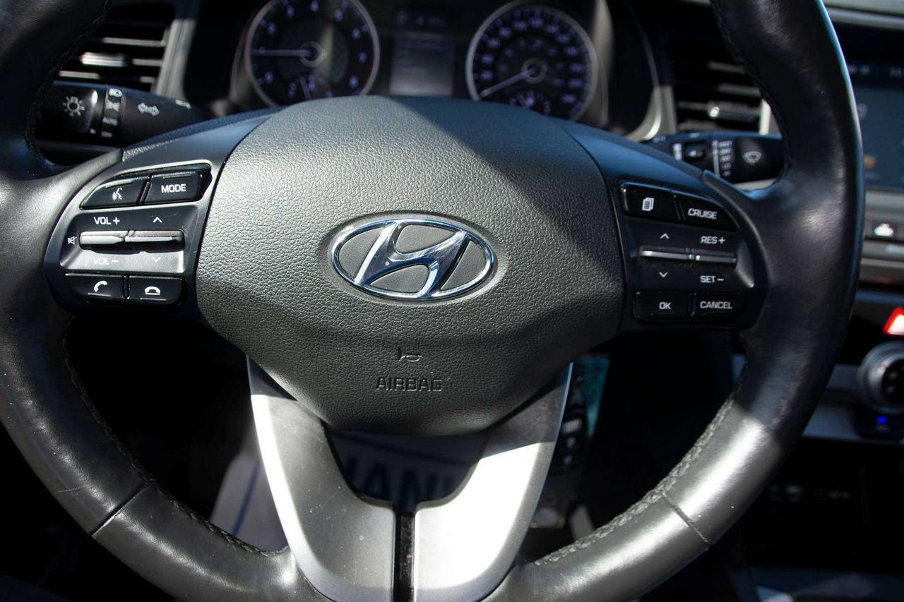 2019 Hyundai Elantra Preferred Photo