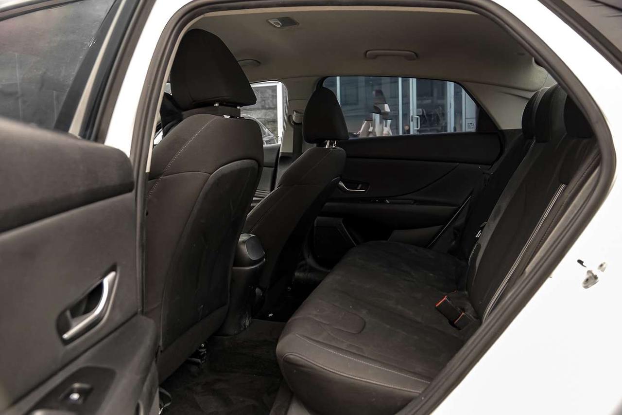 2022 Hyundai Elantra Preferred IVT Photo