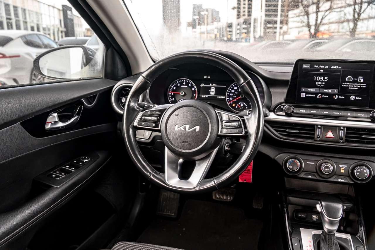 2022 Kia Forte EX IVT Photo