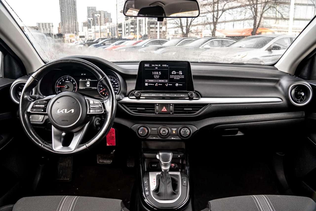 2022 Kia Forte EX IVT Photo