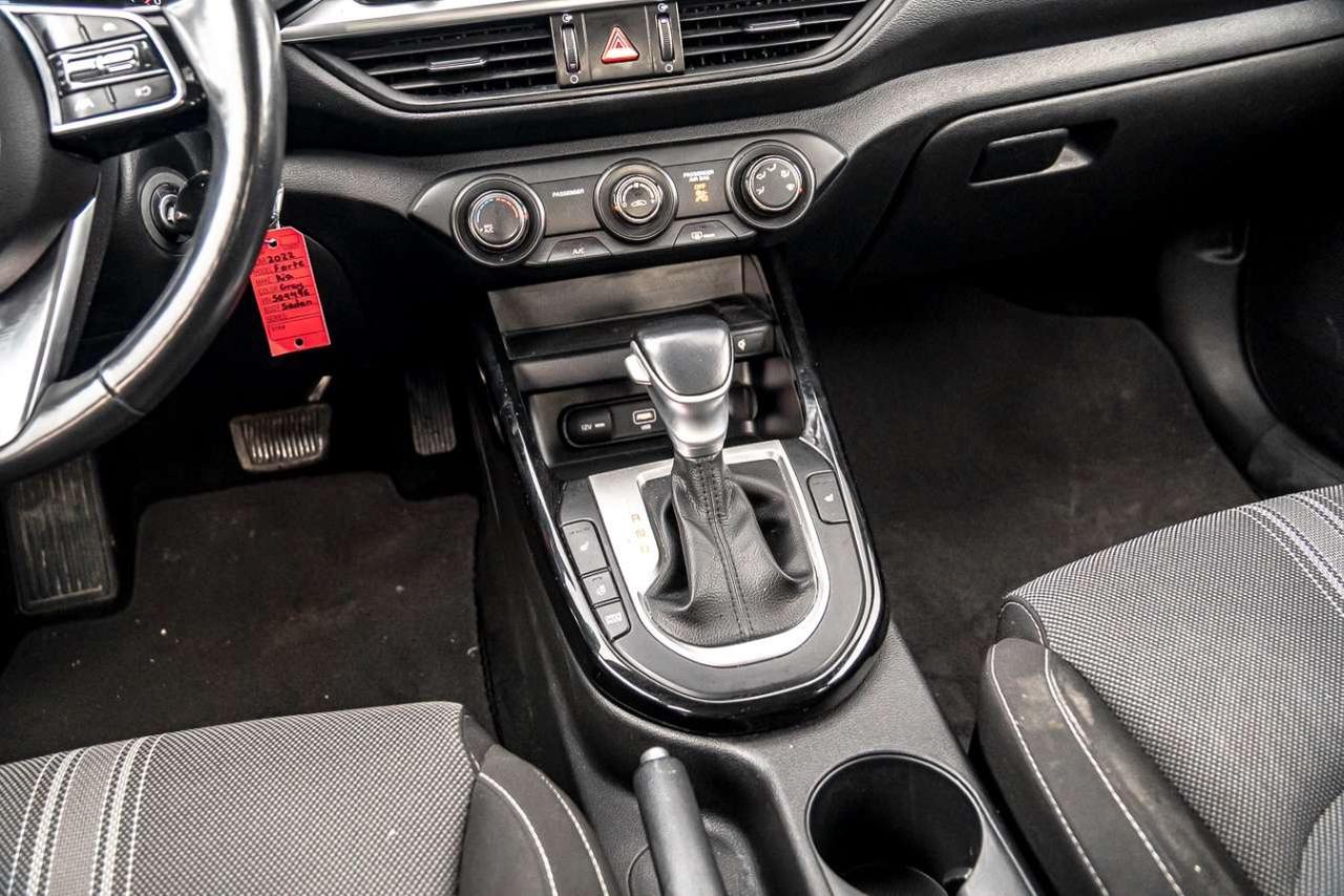 2022 Kia Forte EX IVT Photo