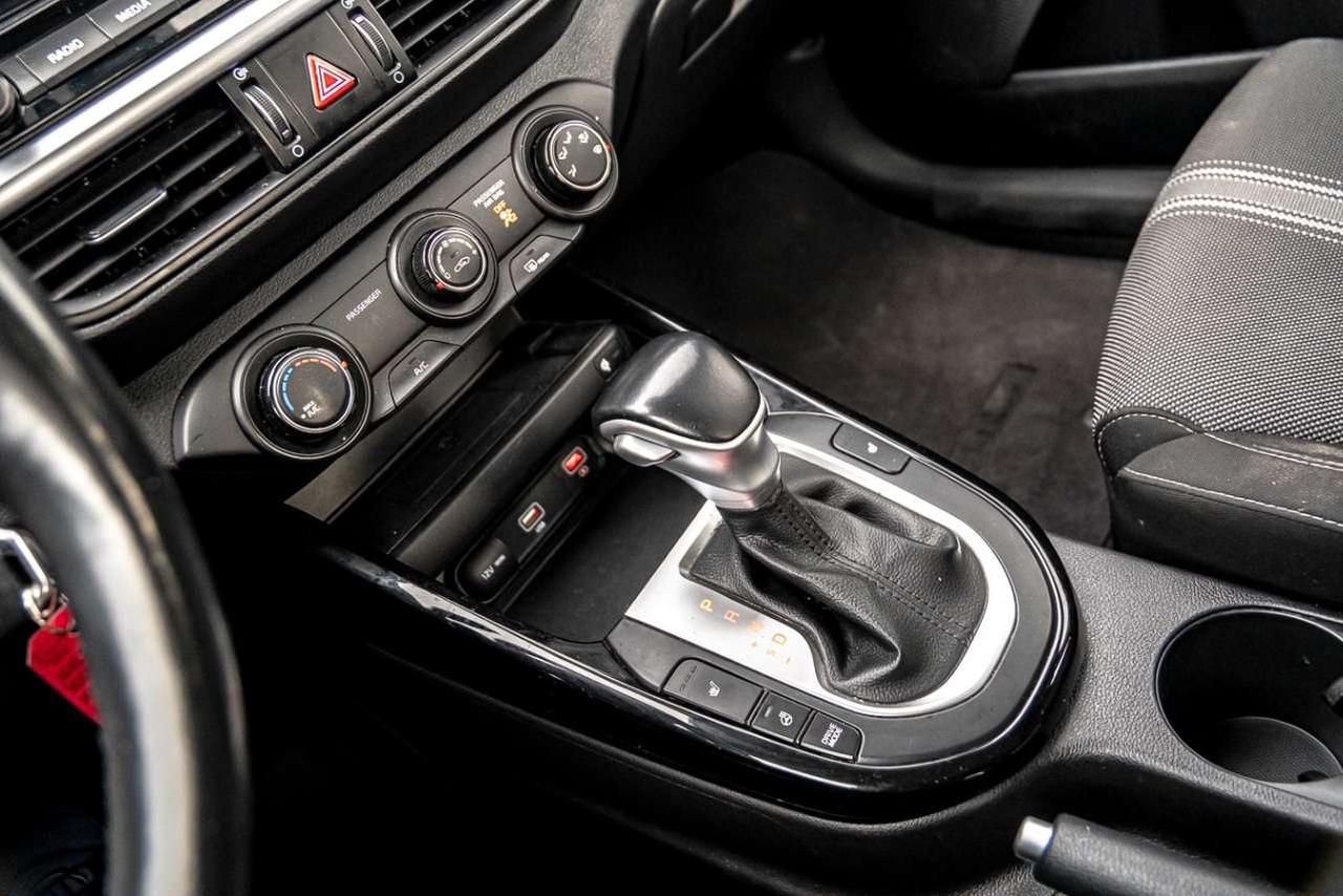 2022 Kia Forte EX IVT Photo