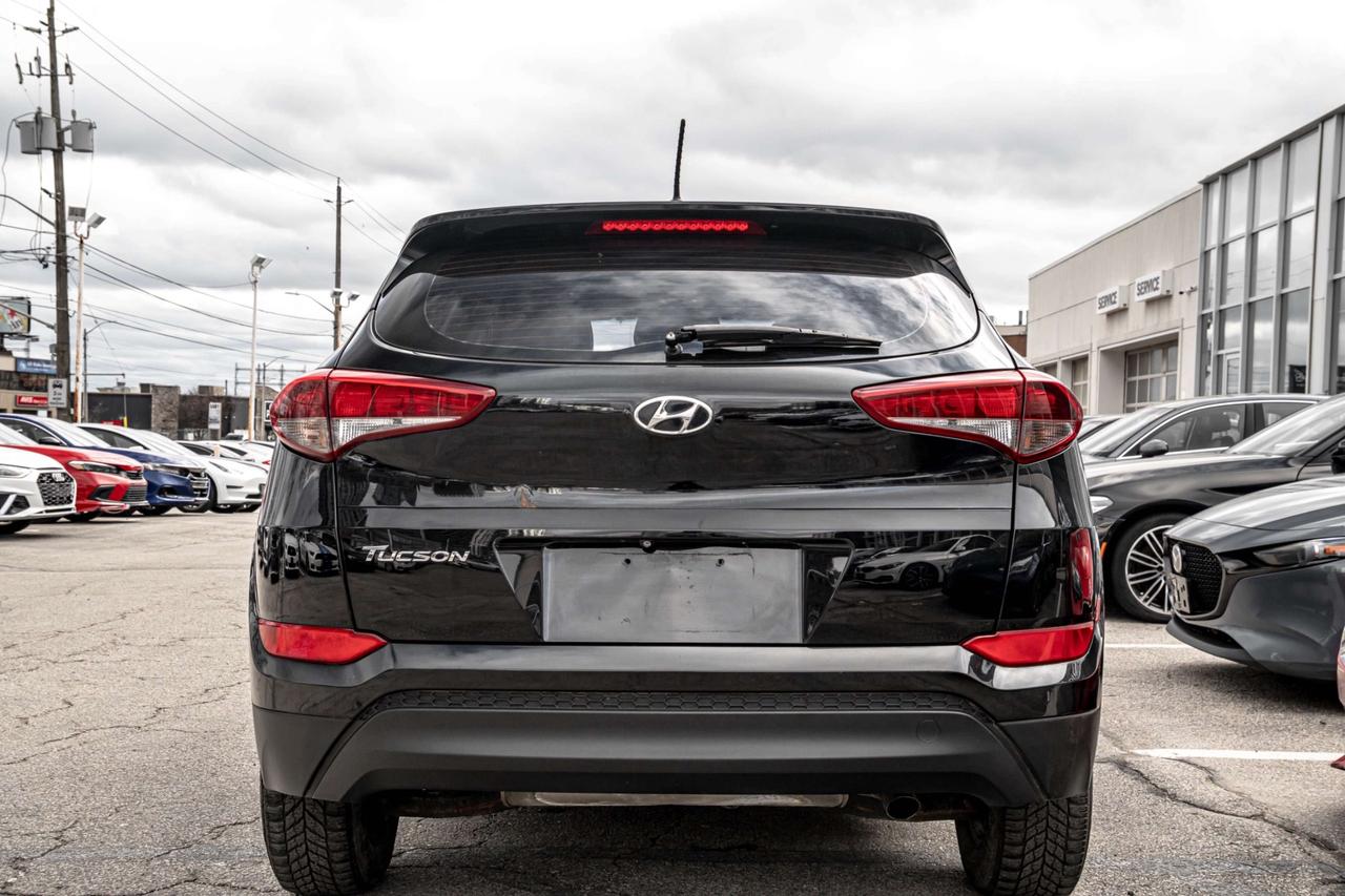 2016 Hyundai Tucson FWD 4DR 2.0L Photo3