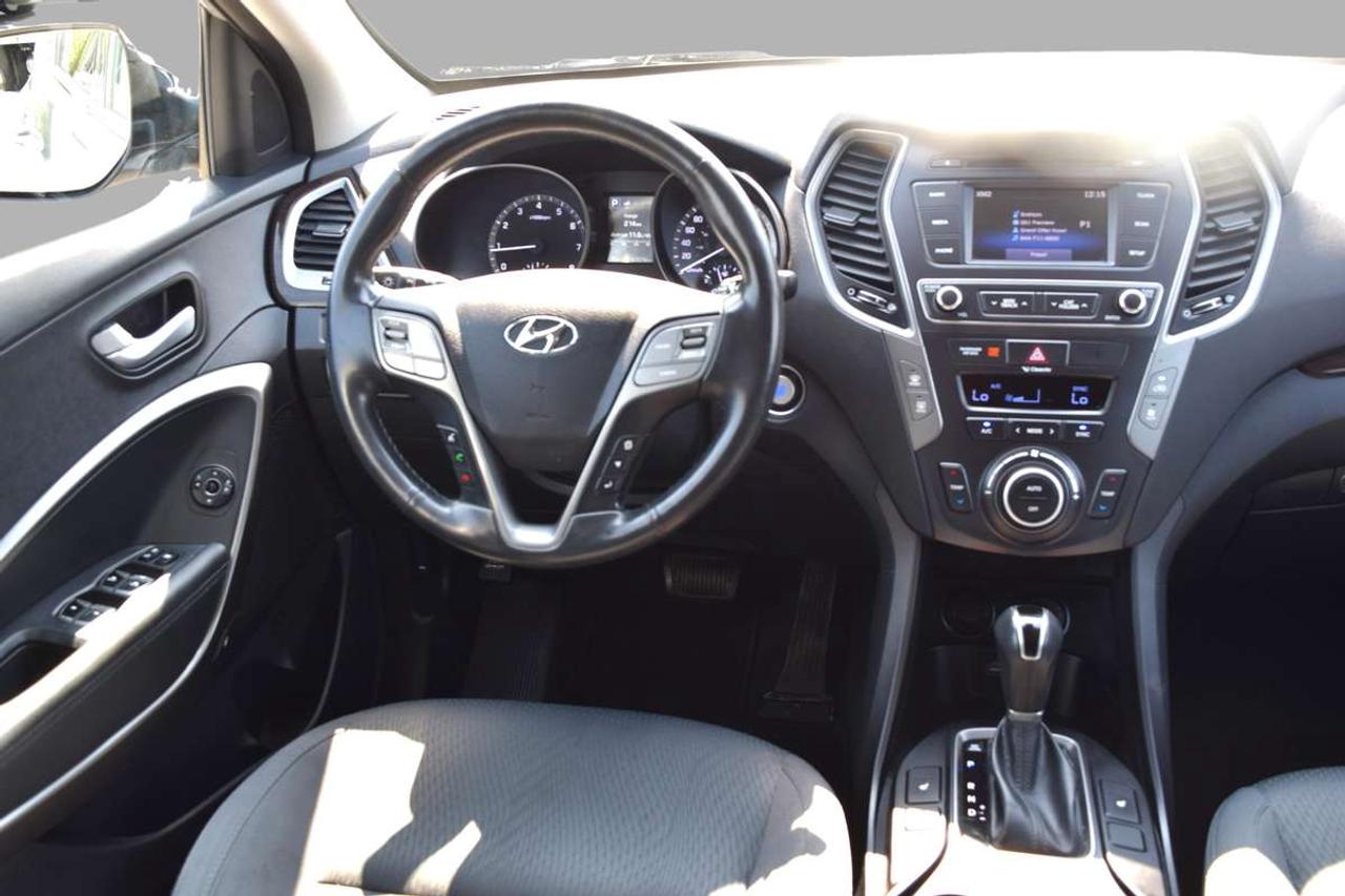 2017 Hyundai Santa Fe Premium AWD 7 PASS Photo