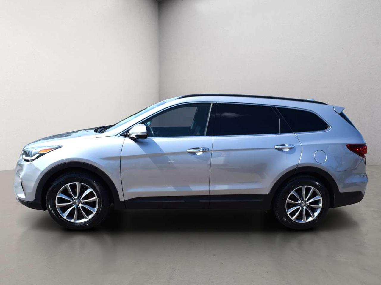 2017 Hyundai Santa Fe Premium AWD 7 PASS Photo