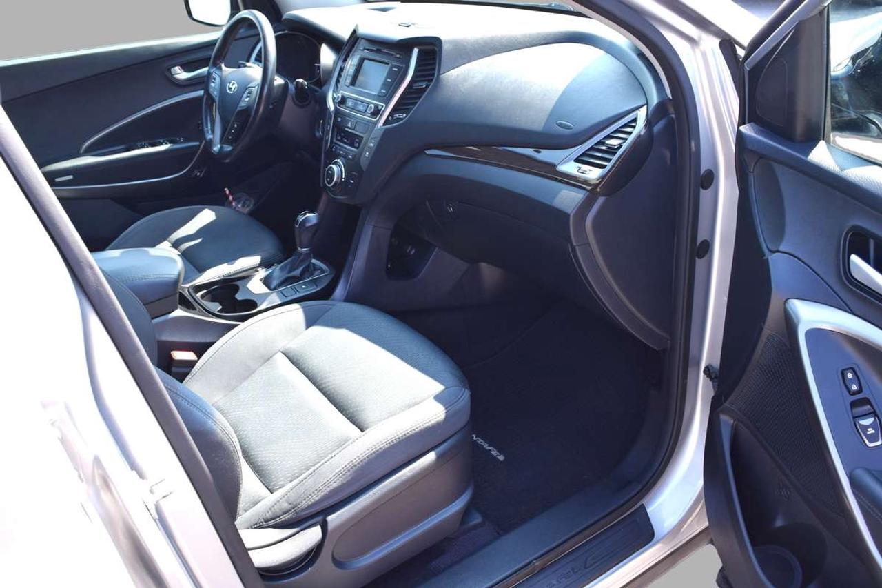 2017 Hyundai Santa Fe Premium AWD 7 PASS Photo