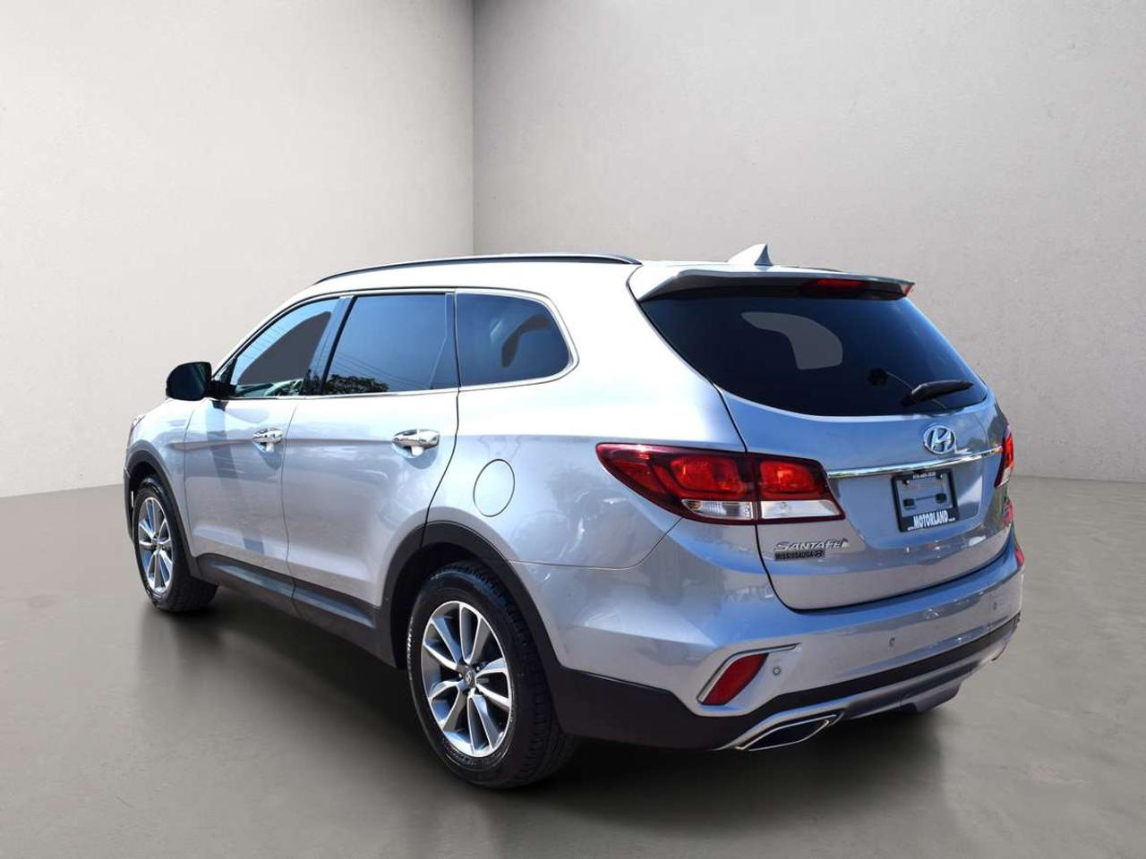 2017 Hyundai Santa Fe Premium AWD 7 PASS Photo