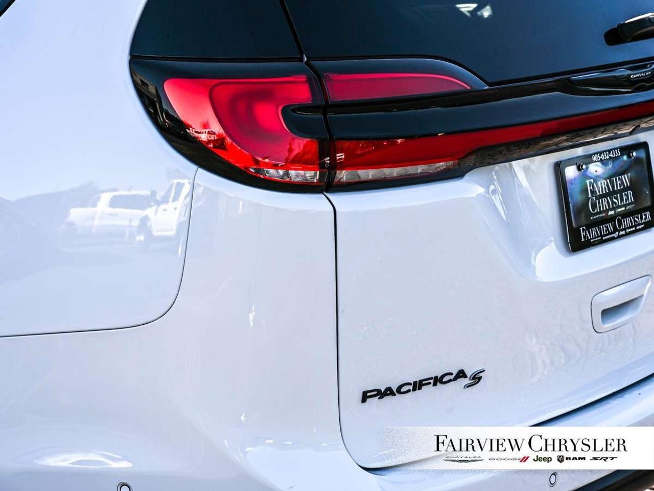 2024 Chrysler Pacifica Limited FWD PANO ROOF   DUAL SCREENS   S PKG   360 CAMERA   CARPLAY   HARMAN/KARDON Photo
