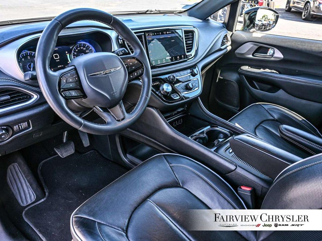 2024 Chrysler Pacifica Limited FWD PANO ROOF   DUAL SCREENS   S PKG   360 CAMERA   CARPLAY   HARMAN/KARDON Photo