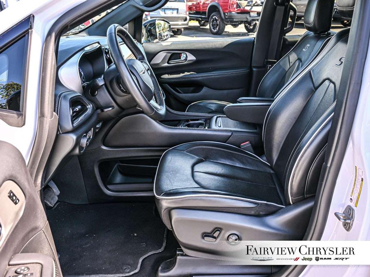 2024 Chrysler Pacifica Limited FWD PANO ROOF   DUAL SCREENS   S PKG   360 CAMERA   CARPLAY   HARMAN/KARDON Photo
