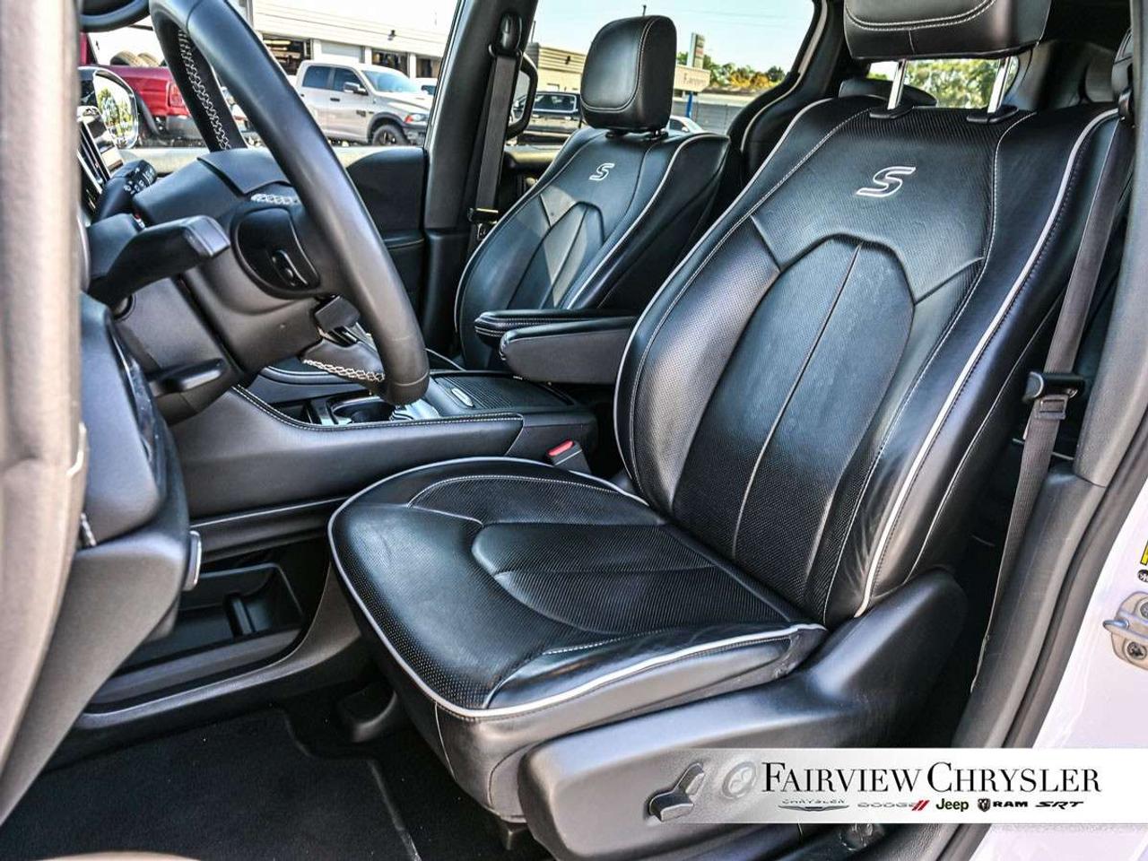 2024 Chrysler Pacifica Limited FWD PANO ROOF   DUAL SCREENS   S PKG   360 CAMERA   CARPLAY   HARMAN/KARDON Photo