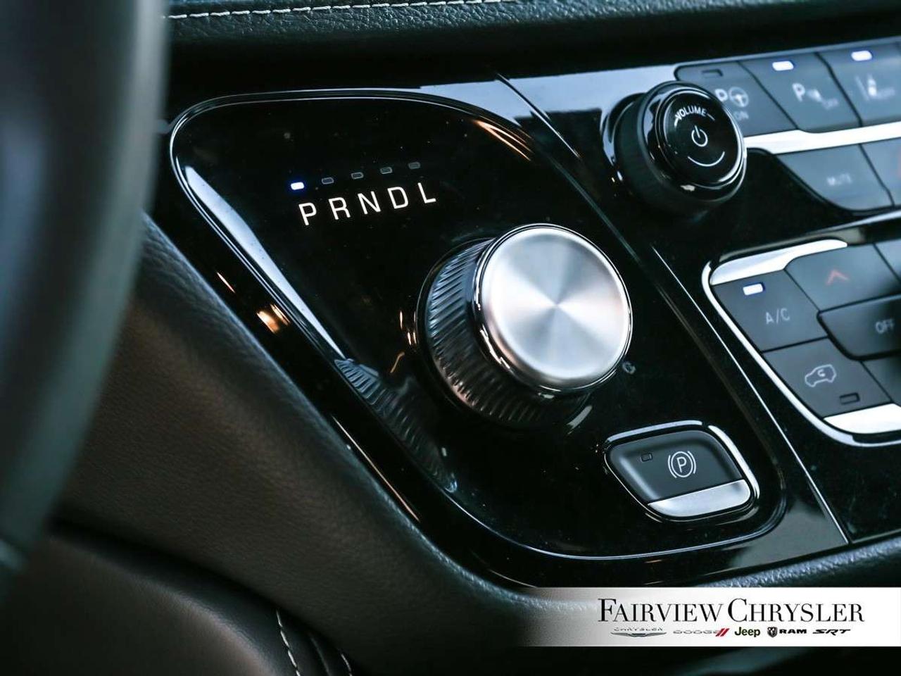 2024 Chrysler Pacifica Limited FWD PANO ROOF   DUAL SCREENS   S PKG   360 CAMERA   CARPLAY   HARMAN/KARDON Photo