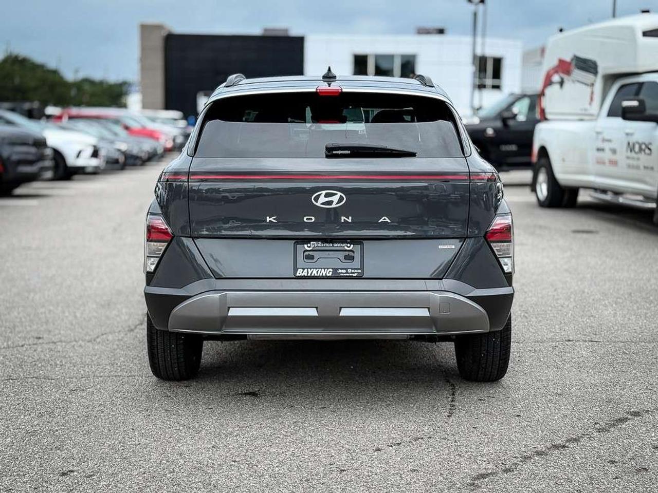 2025 Hyundai KONA 2.0L Preferred w/Trend Package   SUNROOF   HEATED SEATS   BLINDSPOT   ADAPTIVE CRUISE Photo