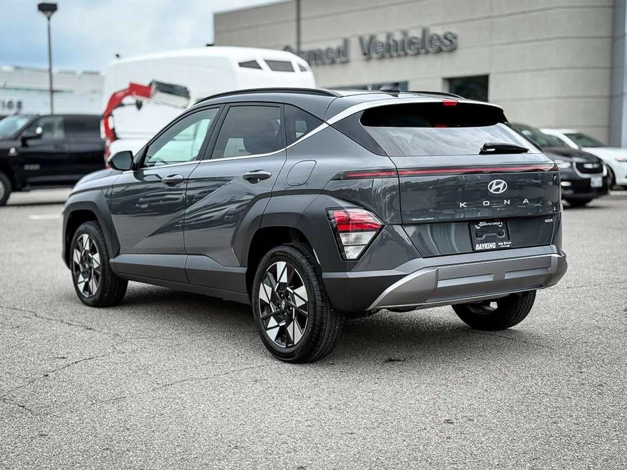 2025 Hyundai KONA 2.0L Preferred w/Trend Package   SUNROOF   HEATED SEATS   BLINDSPOT   ADAPTIVE CRUISE Photo