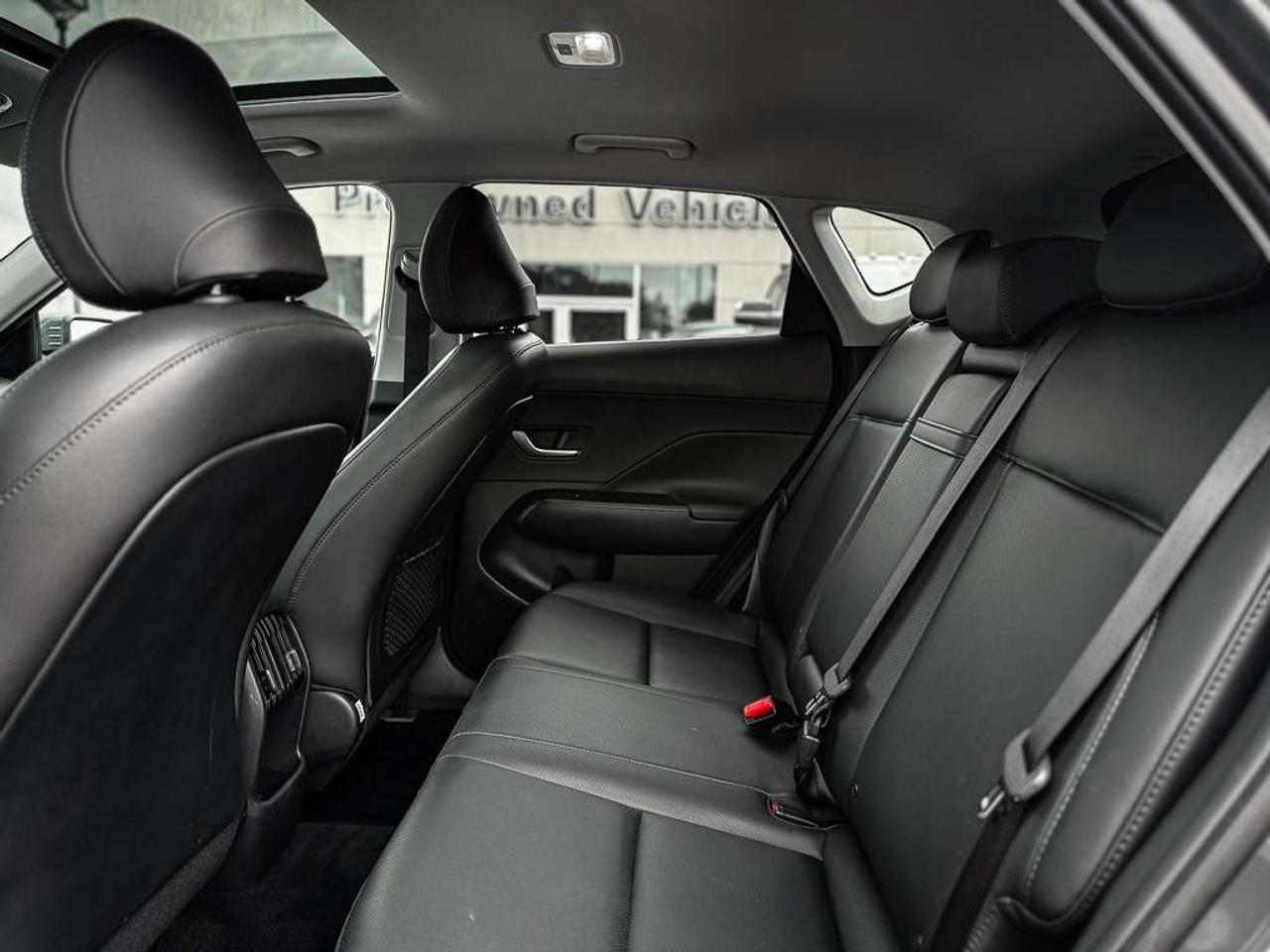 2025 Hyundai KONA 2.0L Preferred w/Trend Package   SUNROOF   HEATED SEATS   BLINDSPOT   ADAPTIVE CRUISE Photo
