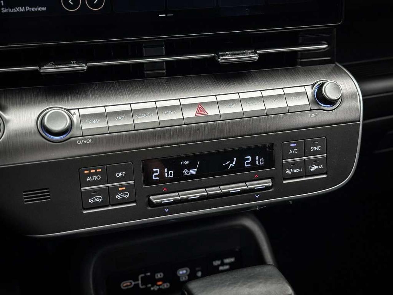 2025 Hyundai KONA 2.0L Preferred w/Trend Package   SUNROOF   HEATED SEATS   BLINDSPOT   ADAPTIVE CRUISE Photo