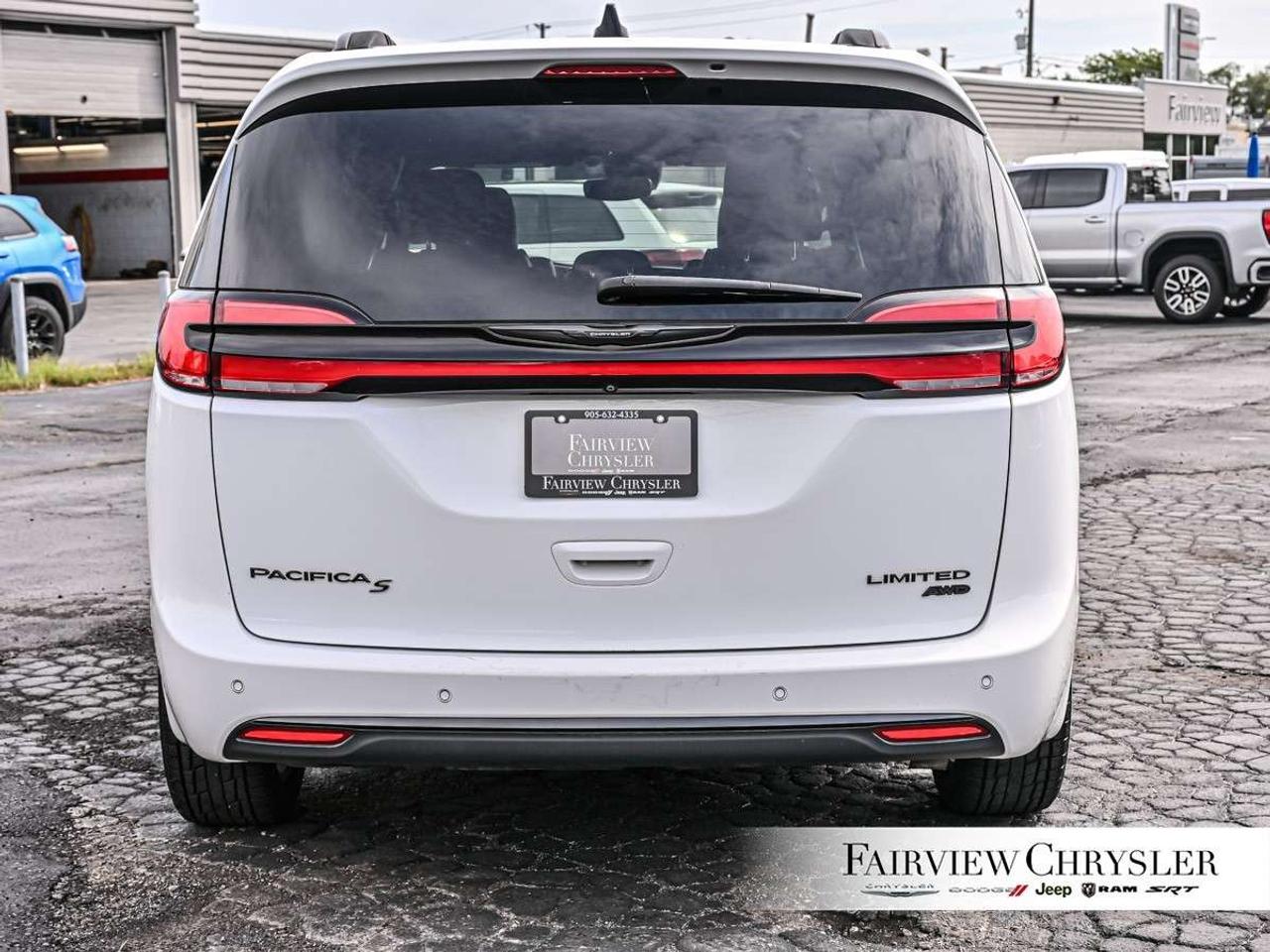 2023 Chrysler Pacifica Limited AWD AWD   PANO ROOF   LEATHER   360 CAMERA   DUAL SCREENS   CARPLAY   S PKG Photo4