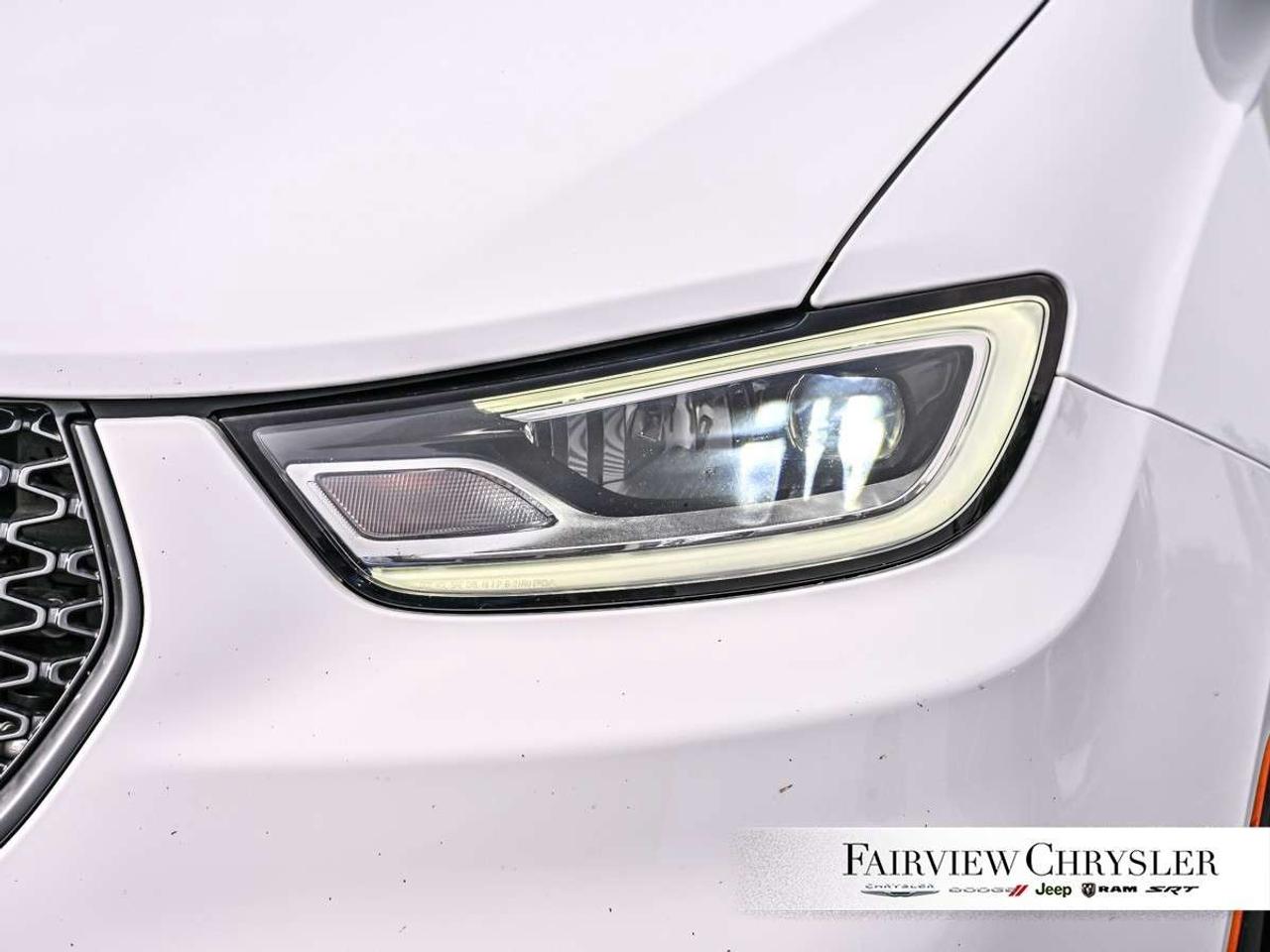 2023 Chrysler Pacifica Limited AWD AWD   PANO ROOF   LEATHER   360 CAMERA   DUAL SCREENS   CARPLAY   S PKG Photo