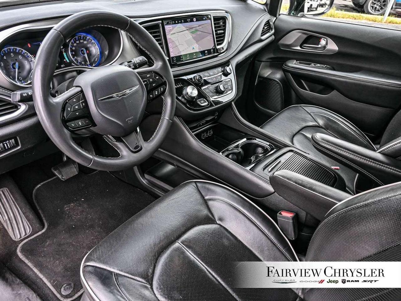 2023 Chrysler Pacifica Limited AWD AWD   PANO ROOF   LEATHER   360 CAMERA   DUAL SCREENS   CARPLAY   S PKG Photo