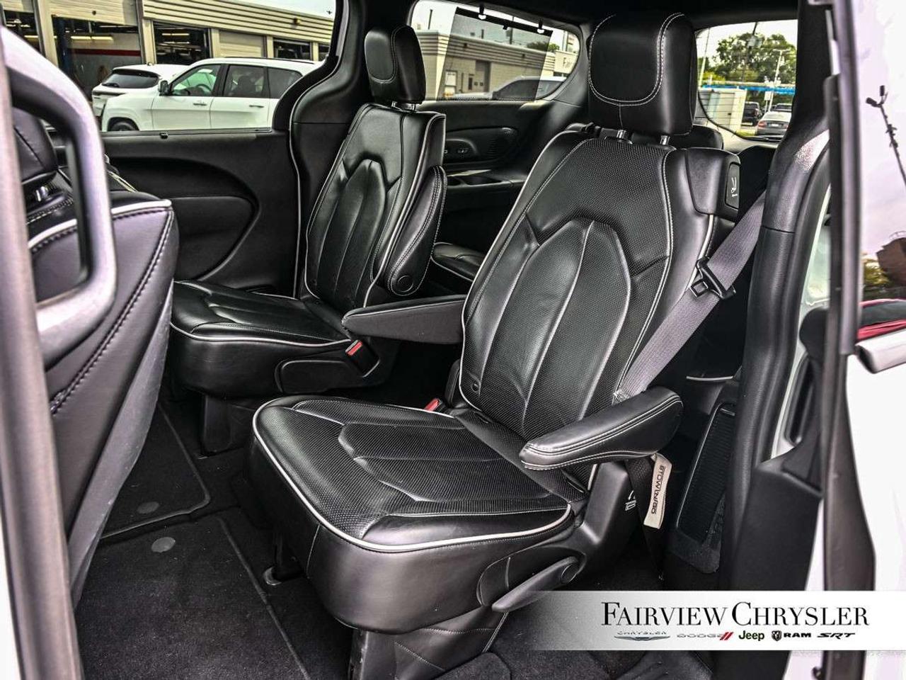 2023 Chrysler Pacifica Limited AWD AWD   PANO ROOF   LEATHER   360 CAMERA   DUAL SCREENS   CARPLAY   S PKG Photo