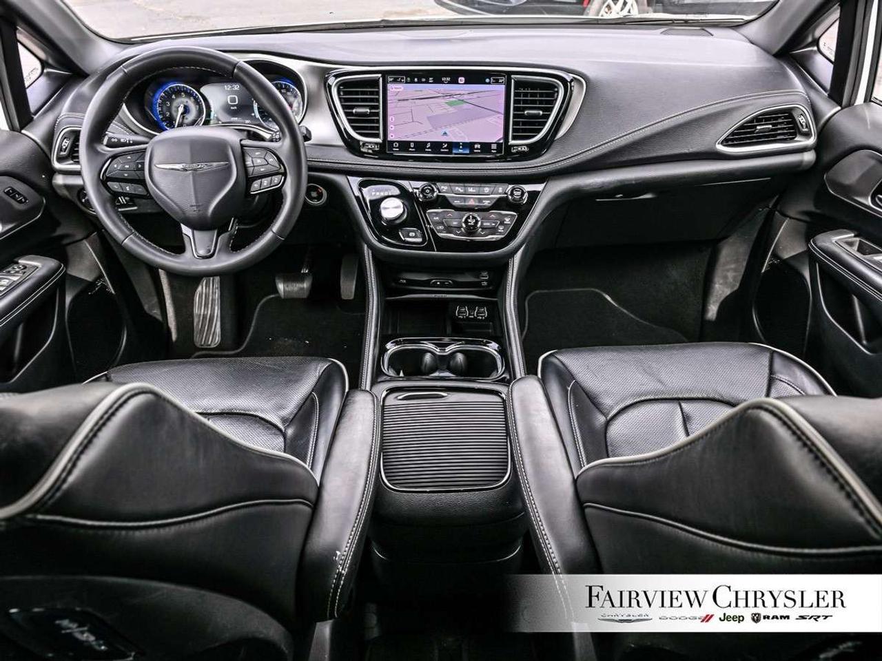 2023 Chrysler Pacifica Limited AWD AWD   PANO ROOF   LEATHER   360 CAMERA   DUAL SCREENS   CARPLAY   S PKG Photo