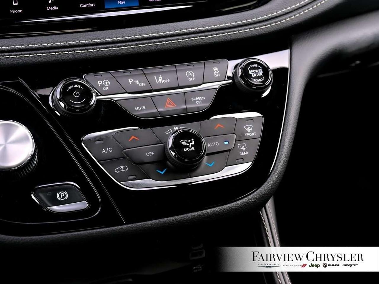 2023 Chrysler Pacifica Limited AWD AWD   PANO ROOF   LEATHER   360 CAMERA   DUAL SCREENS   CARPLAY   S PKG Photo