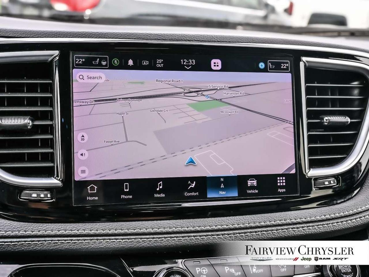 2023 Chrysler Pacifica Limited AWD AWD   PANO ROOF   LEATHER   360 CAMERA   DUAL SCREENS   CARPLAY   S PKG Photo