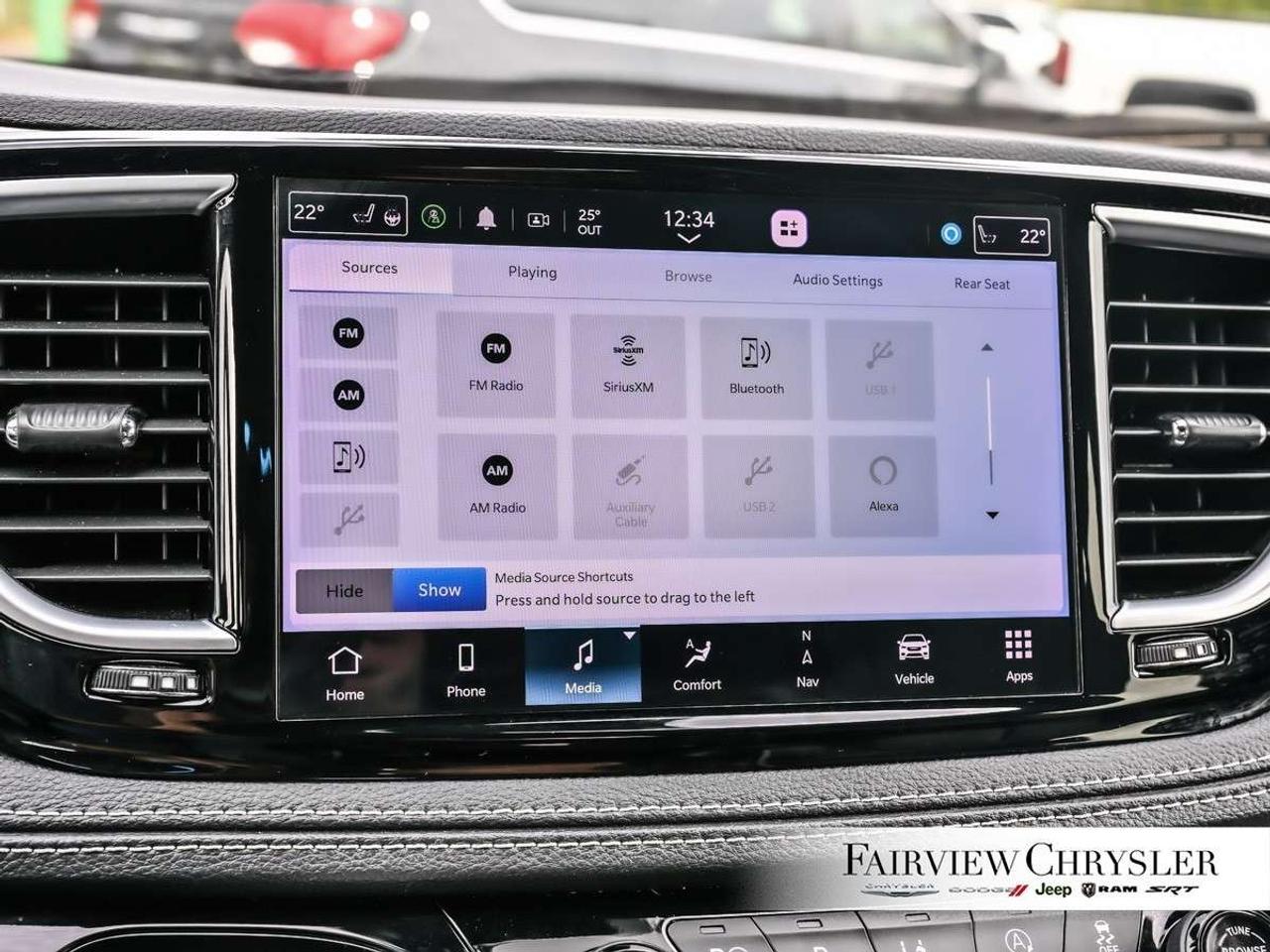 2023 Chrysler Pacifica Limited AWD AWD   PANO ROOF   LEATHER   360 CAMERA   DUAL SCREENS   CARPLAY   S PKG Photo